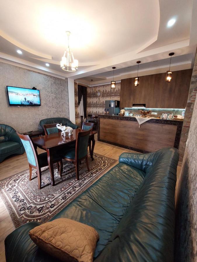 Avto'S Apartment In The Centre Of كوتايسي المظهر الخارجي الصورة